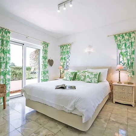 Casa Sirius بيناغيل